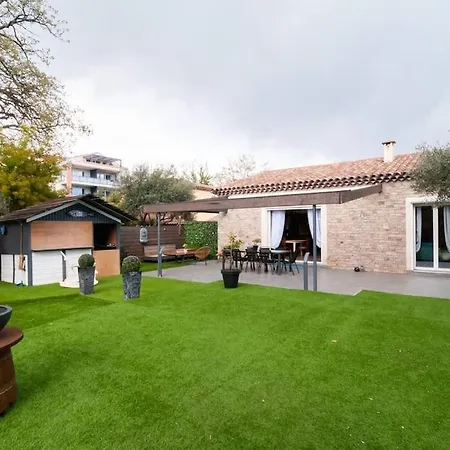 Frejus-villa Independante Piscine Et Jaccuzzi ヴィラ